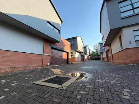 3 Bedroom Cluster in Menlo Park