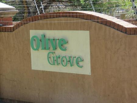 2 Bedroom Apartment in Mooikloof Ridge