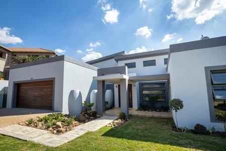 4 Bedroom House in Willow Glen