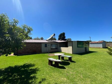 2 Bedroom cottage to rent in Bashewa Ah, Pretoria