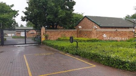 3 Bedroom townhouse - sectional to rent in Equestria, Pretoria