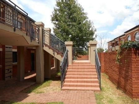 2 Bedroom Townhouse in Mooikloof Ridge