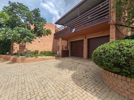 3 Bedroom Townhouse in La Montagne