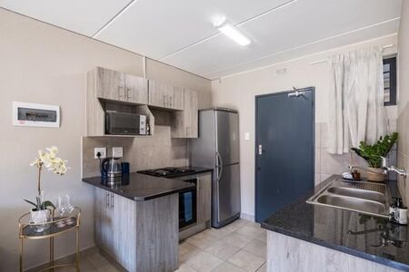 2 Bedroom Apartment in Waterkloof Glen