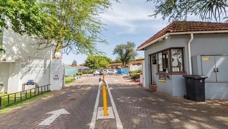 2 Bedroom Apartment in Groenkloof