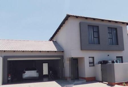 3 Bedroom Duplex in Montana