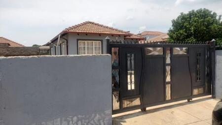 3 Bedroom House in Nellmapius