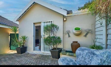 1 Bedroom Garden Cottage in Darrenwood