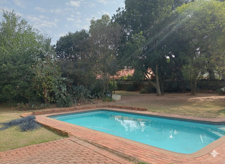 4 Bedroom House in Kensington B