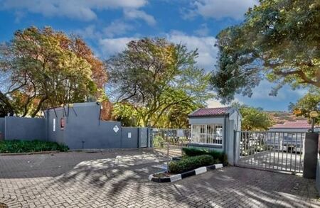 3 Bedroom Apartment in Westdene