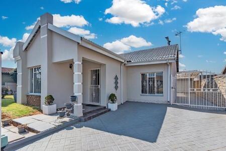 3 Bedroom House in Riverlea