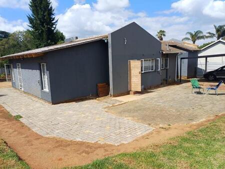 3 Bedroom House in Bromhof