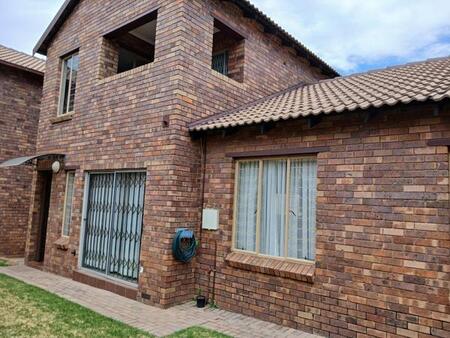 3 Bedroom Townhouse in Sundowner