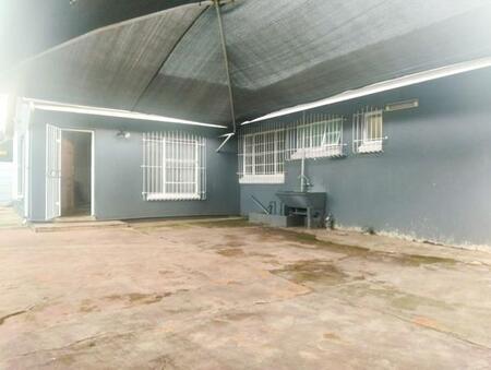 4 Bedroom House in Robertsham