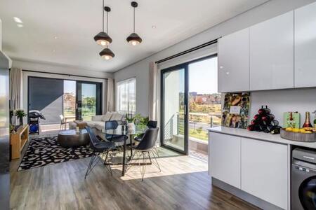 2 Bedroom Apartment in Steyn City