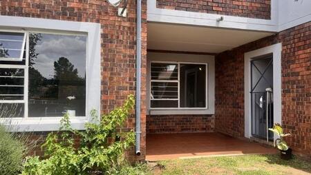 2 Bedroom Townhouse in Glen Marais