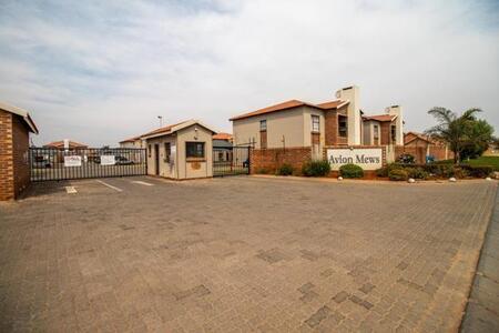 2 Bedroom Apartment in Pomona