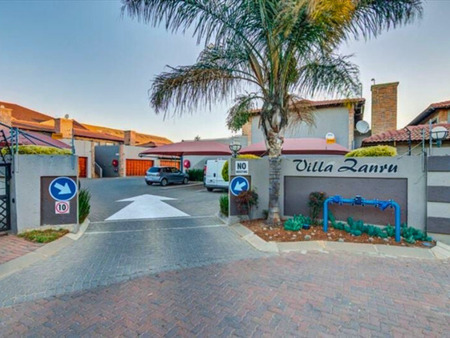 3 Bedroom Townhouse in Glen Marais