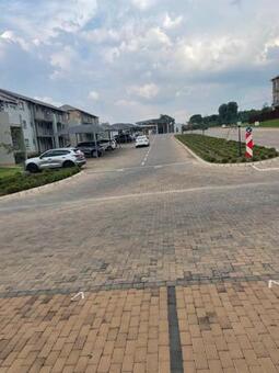 4 Bedroom Apartment in Esther Park