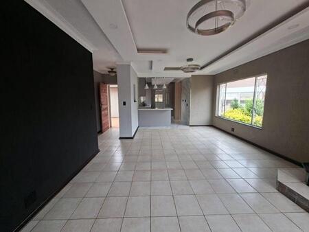 4 Bedroom House in Glen Marais