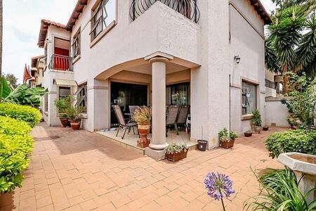 3 Bedroom Townhouse in Elma Park