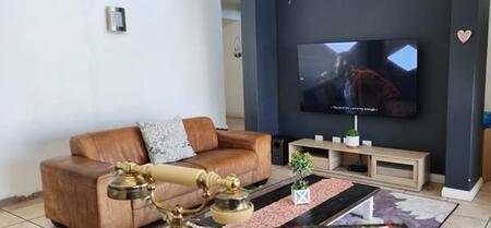 3 Bedroom House in Greenstone Hill