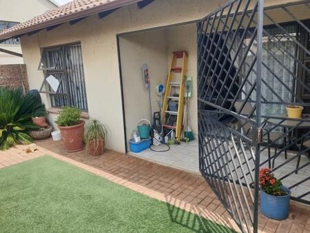 2 Bedroom Simplex in Parkrand