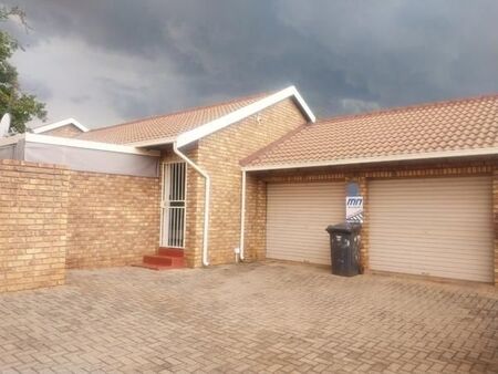 2 Bedroom Townhouse in Highveld