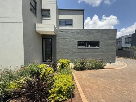 3 Bedroom Townhouse in Midstream Meadows