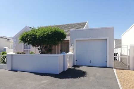 2 Bedroom House in Sunningdale