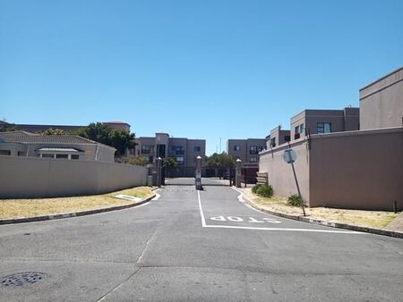 2 Bedroom Apartment in Parklands