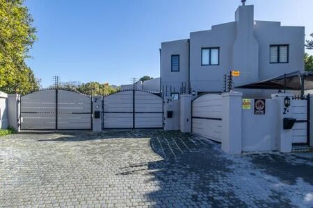 3 Bedroom House in Constantia