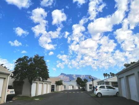 2 Bedroom Duplex in Woodbridge Island