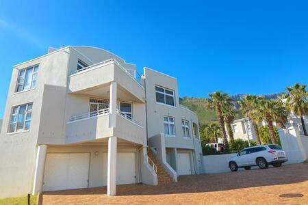 2 Bedroom Apartment in Vredehoek