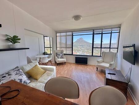 2 Bedroom Apartment in Vredehoek