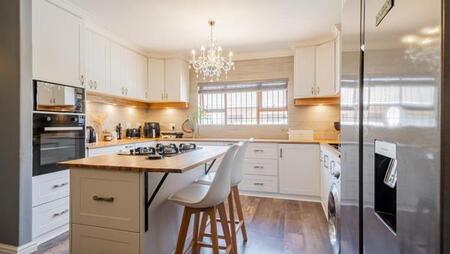 5 Bedroom House in Protea Heights