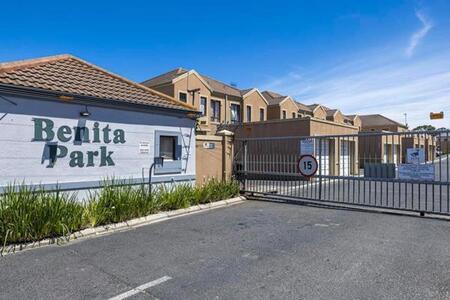 2 Bedroom Apartment in Brackenfell Central