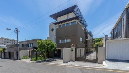 2 Bedroom Apartment in Sea Point