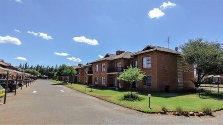 2 Bedroom Simplex in El Toro Park