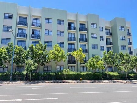 1 Bedroom Apartment in New Town Centre