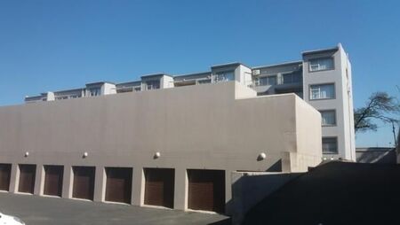 3 Bedroom Apartment in Athlone Park