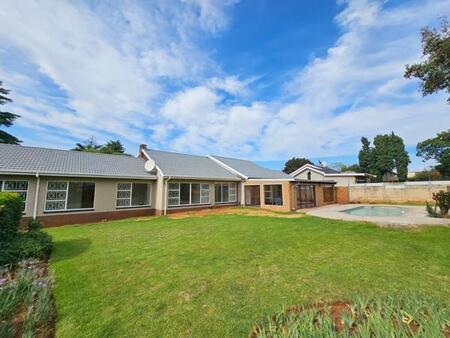 5 Bedroom House in Constantia Kloof