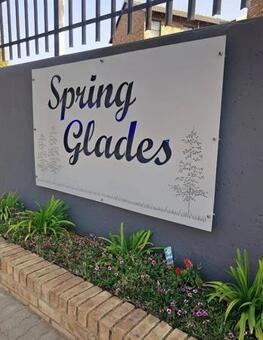 2 Bedroom Apartment in Witpoortjie