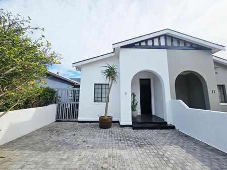 1 Bedroom house to rent in Woodstock, Cape Town
