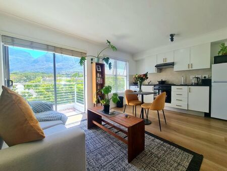 1 Bedroom apartment to rent in Rondebosch, Cape Town