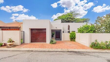 2 Bedroom house rented in Fourways, Sandton