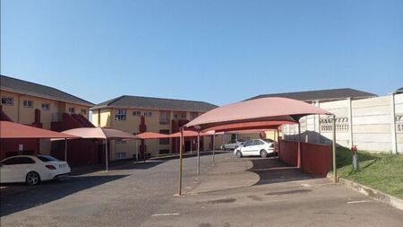 1 Bedroom bachelor apartment to rent in Caversham Glen, Pinetown