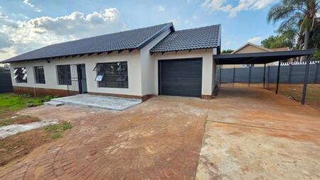 3 Bedroom House in Erasmia