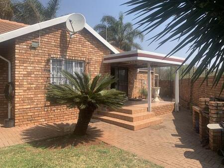 3 Bedroom Simplex in Hennopspark