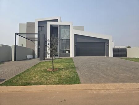 4 Bedroom House in Midstream Heights